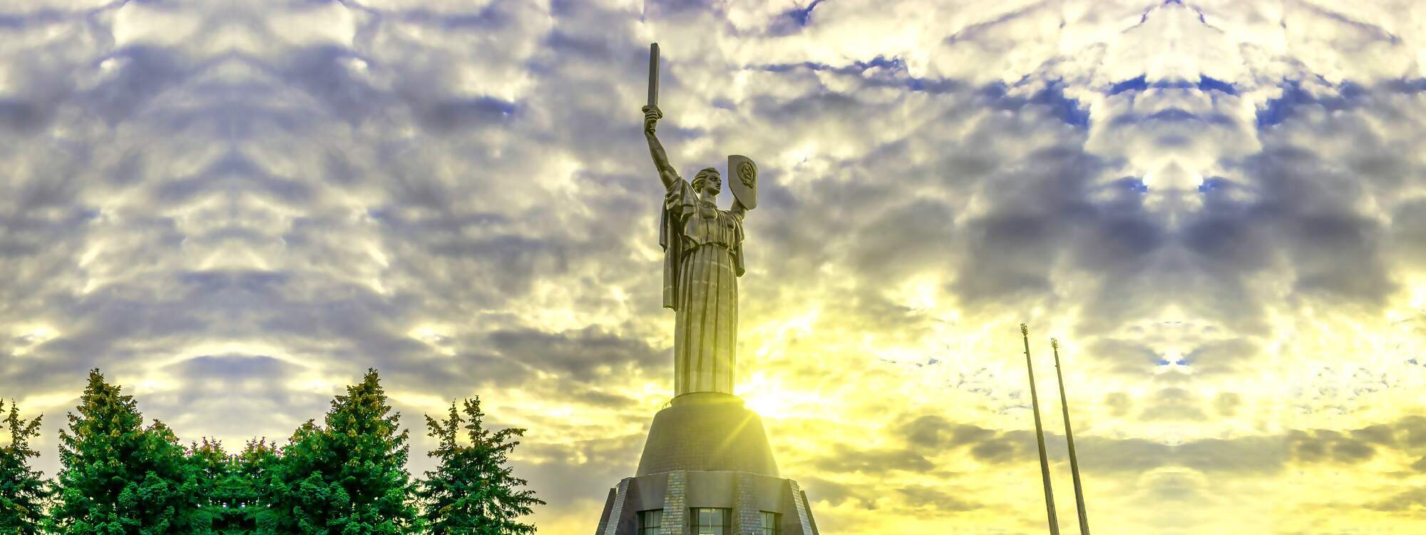 Das Mutterland Denkmal ist eine monumentale Statue in Kiew die Hauptstadt der Ukraine